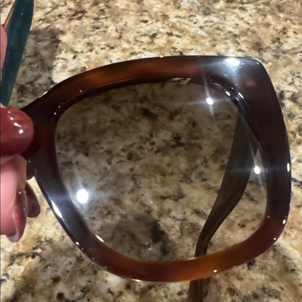 Gucci Tortoise Shell Sunglasses - Picture 7 of 7